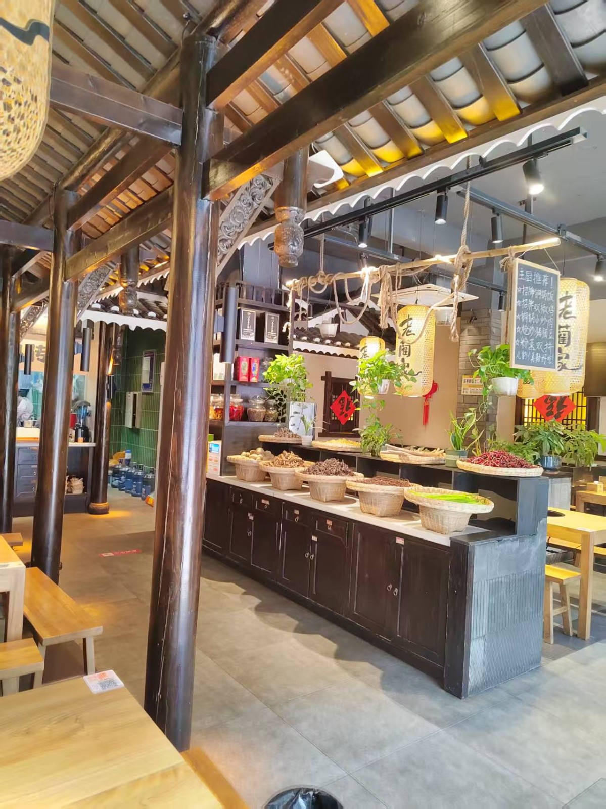 仁怀四转盘临街餐饮店旺铺转让
