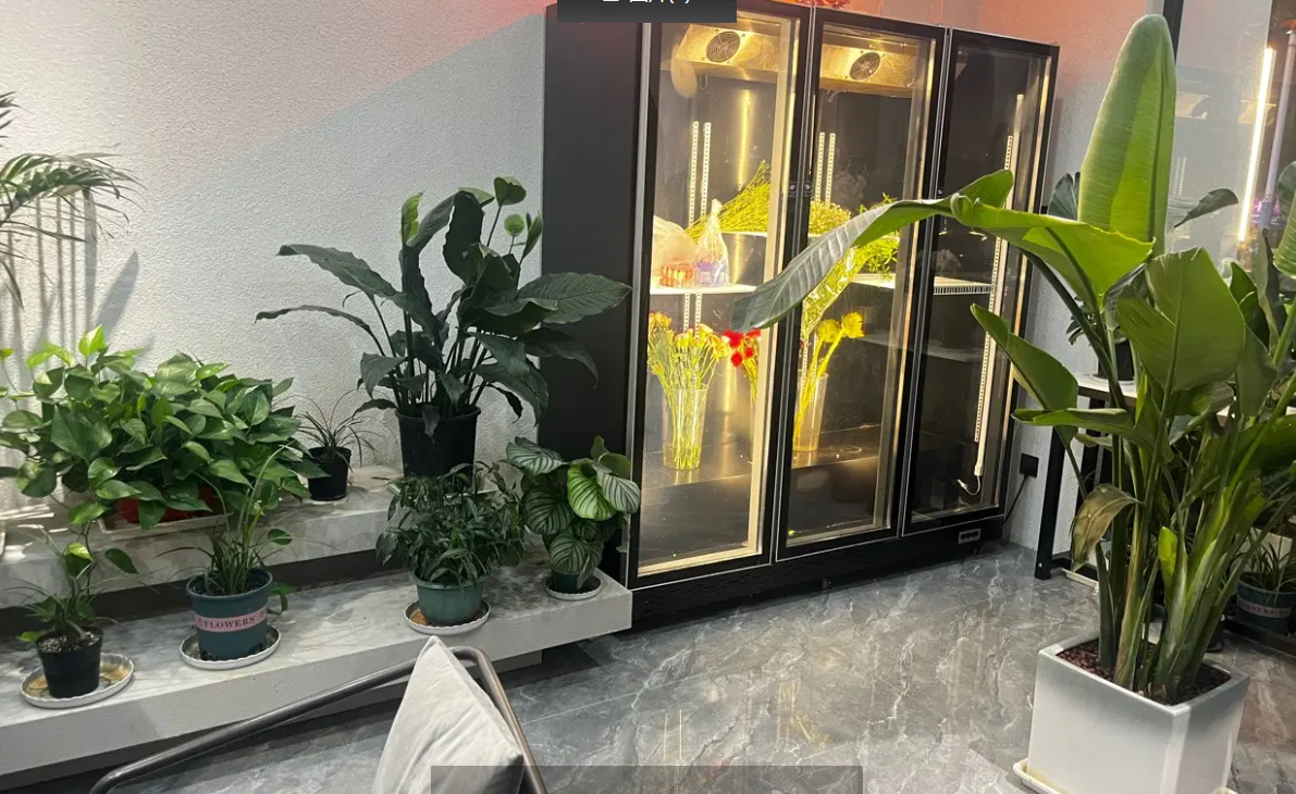 (转让)新店装修，临街店铺，位置好，周边几个成熟小区，停车方便