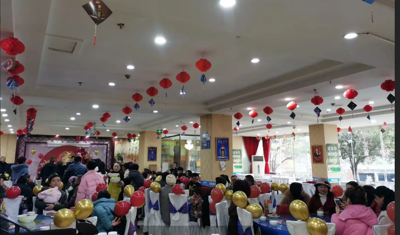 (转让)房源共2层，负1楼1千平方左右，一层大约1千1平方左右