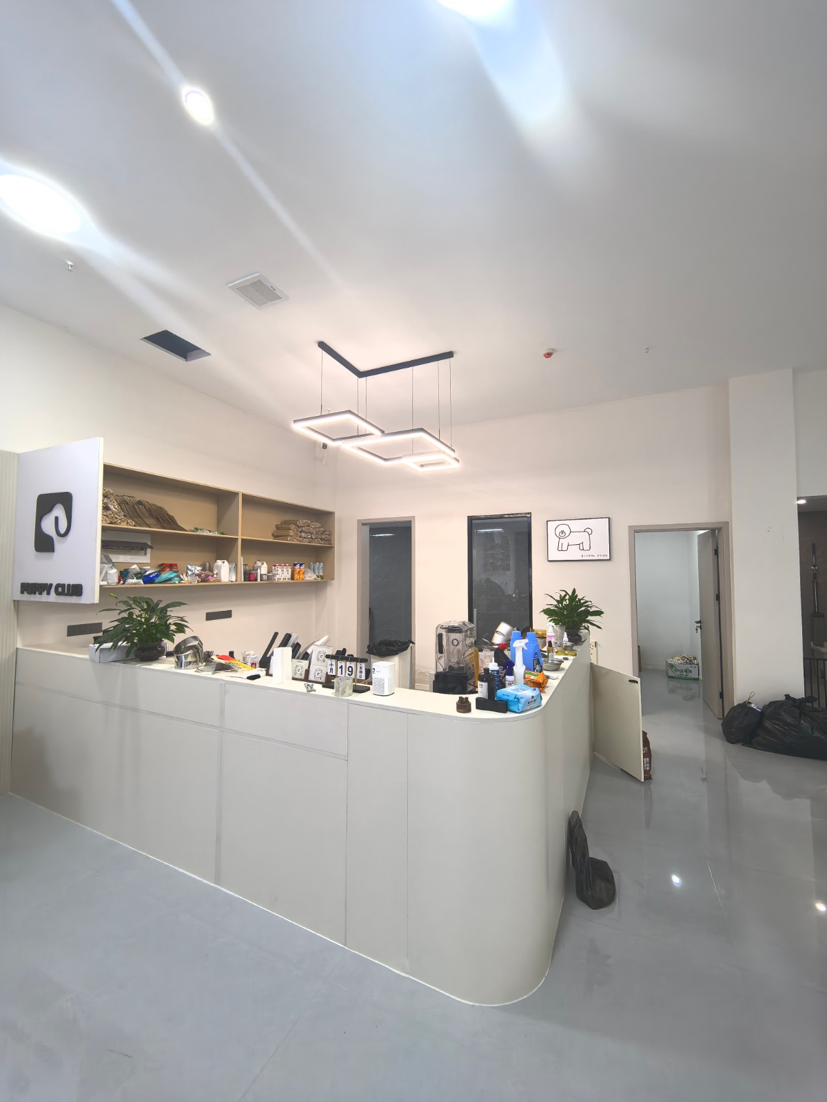 红花岗区剑江路国际公馆精装修超大门头门店空转   