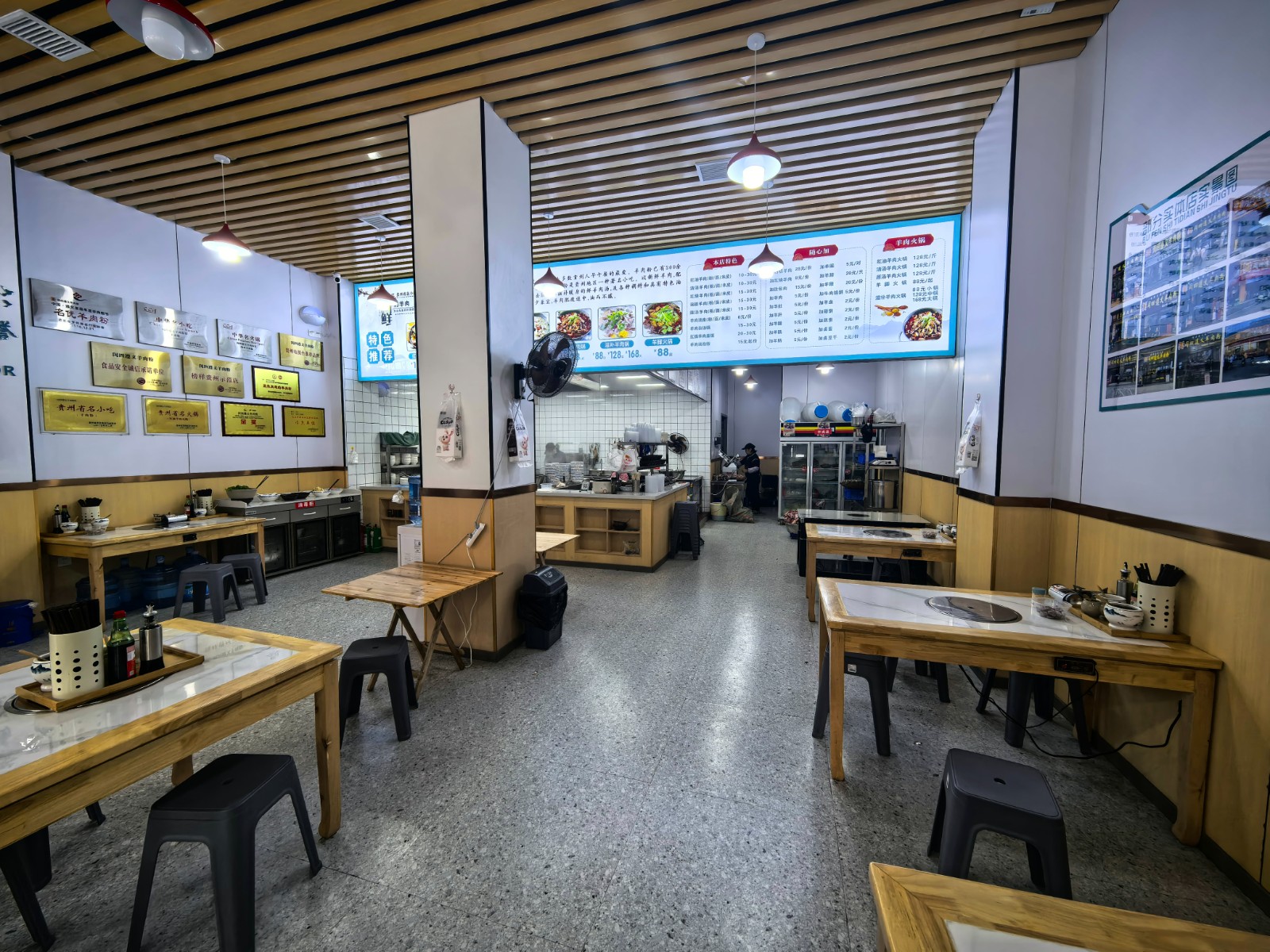 汇川区人民路湘水湾临街门店招租