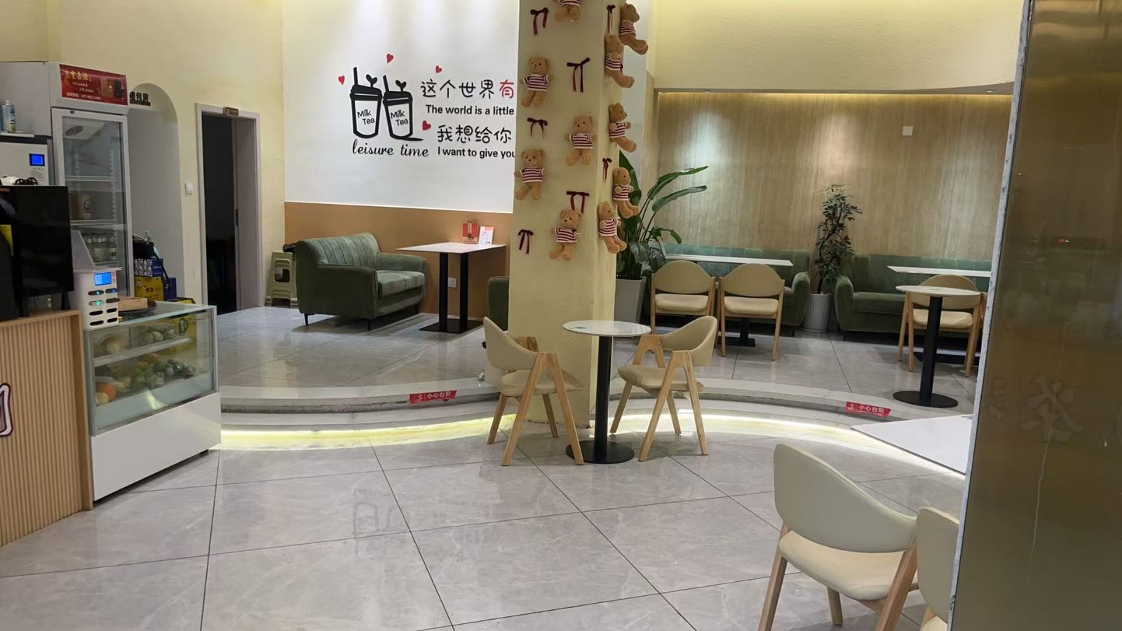 桐梓成熟商圈奶茶店带所有设施设备转让（可空转）