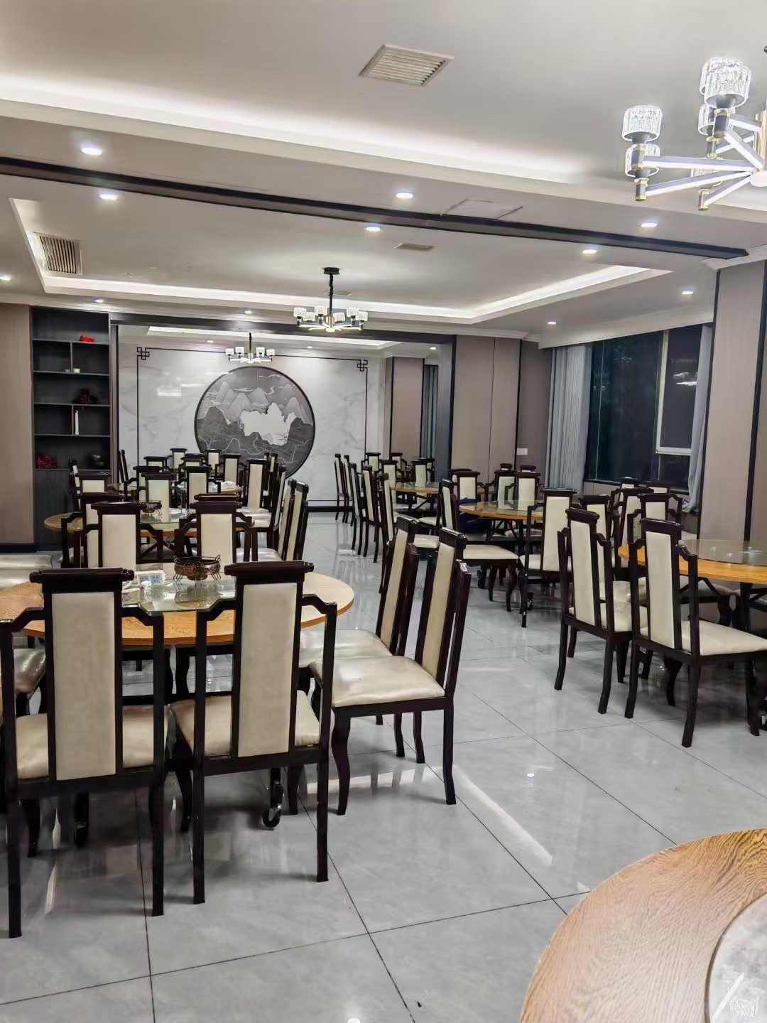 一转盘临街酒楼整体转让