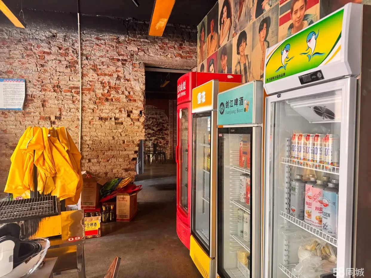 (转让) 107平 美食节 还有几个月房租