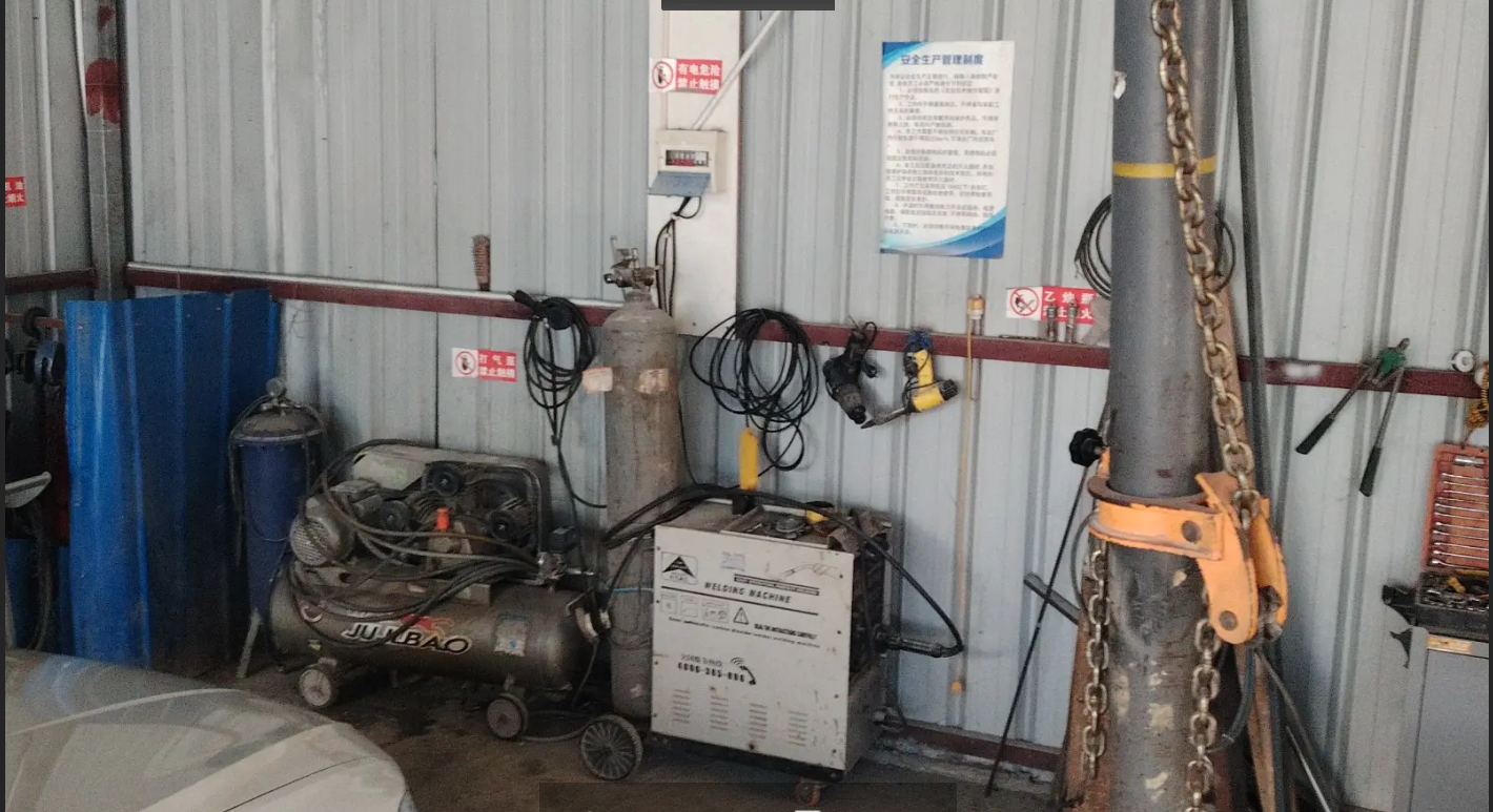 (转让)修理厂转让，整体转让，接手即可经营，周边全是商户。