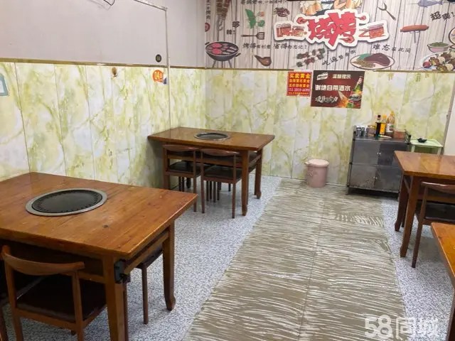 （转让）夜郎商城内旺铺转让，面积80平方左右，简装，转让费面议