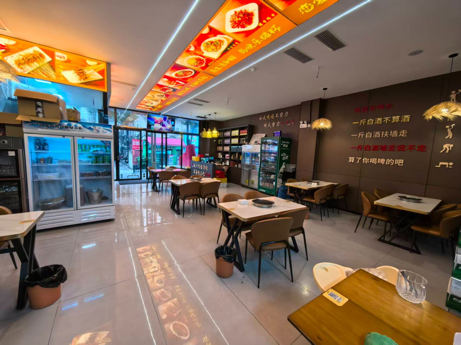 仁怀方圆荟大门头宵夜店转让，有外摆区