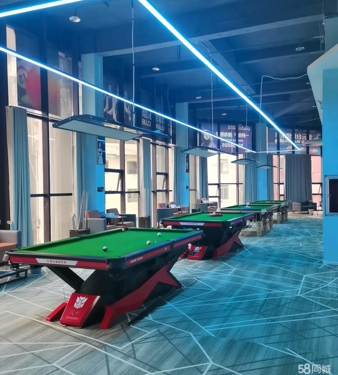 （转让）临街商铺，住户集中，附近有学校，场地空间宽敞明亮，设施齐全