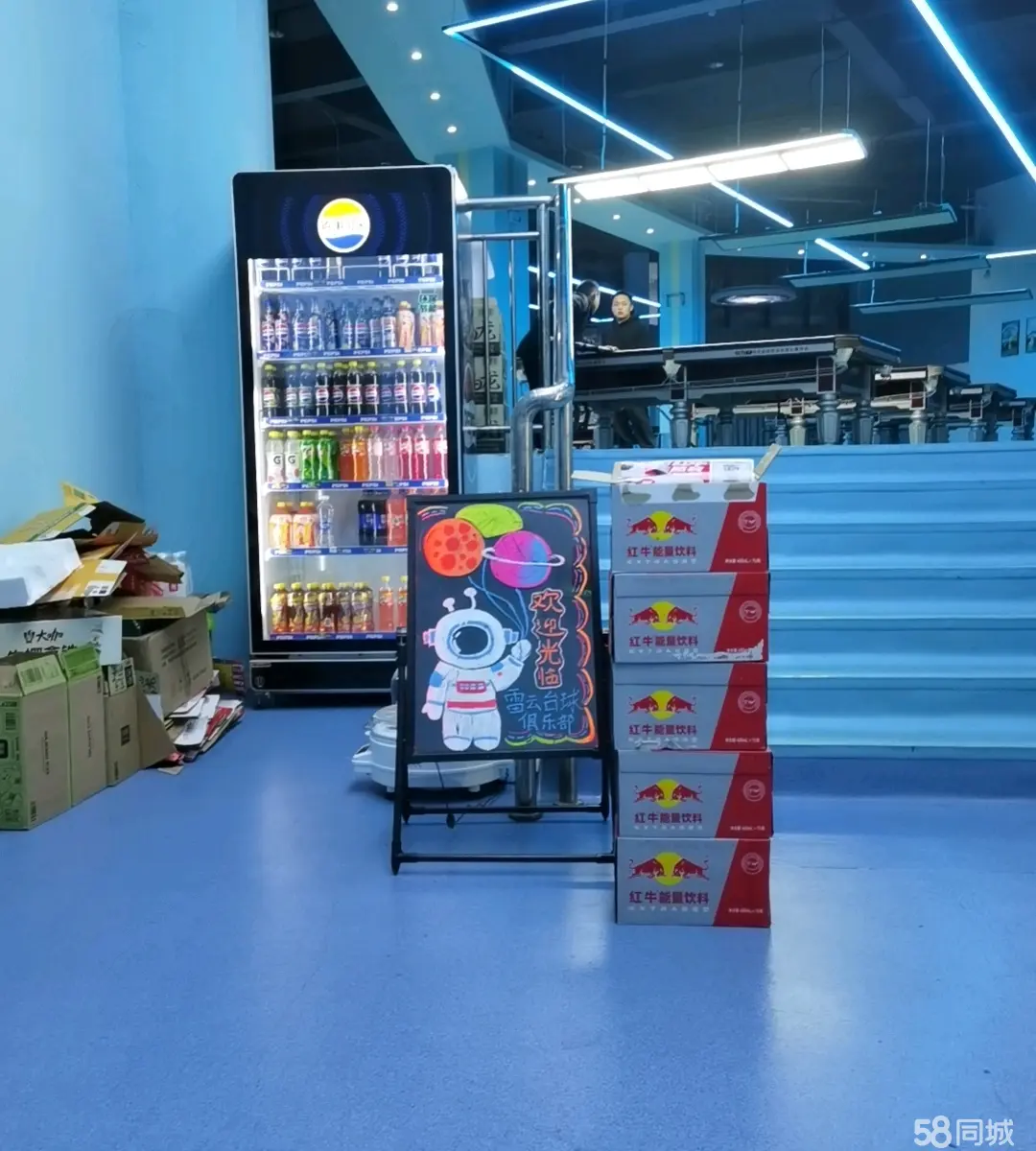 （转让）临街商铺，住户集中，附近有学校，场地空间宽敞明亮，设施齐全