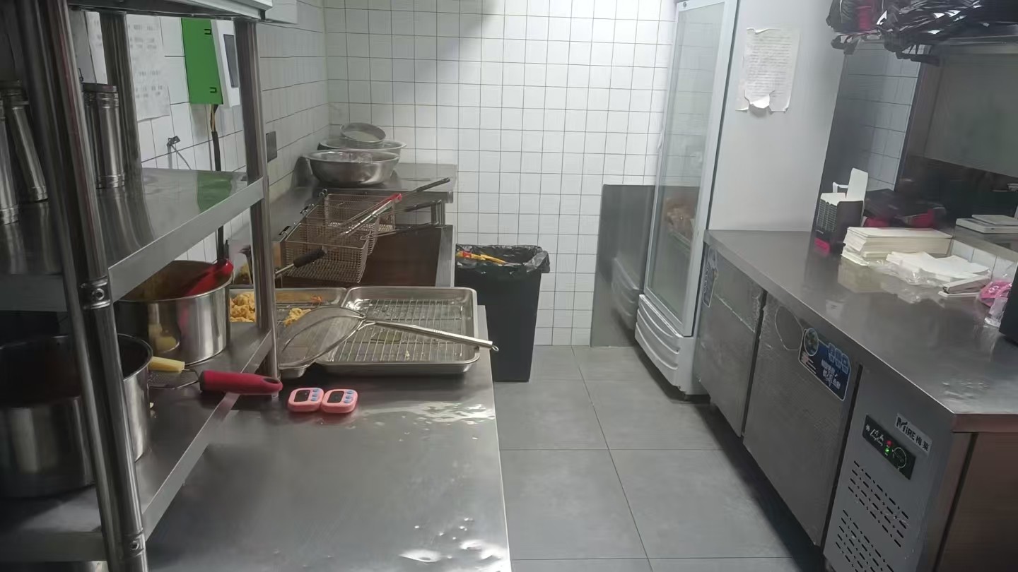 仁怀国酒城小吃炸鸡店转让（可空转）