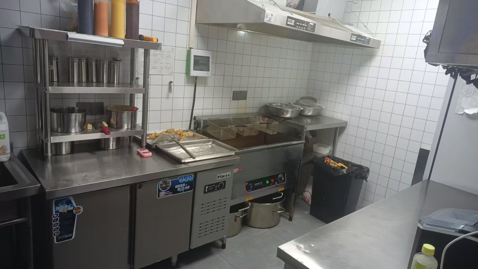 仁怀国酒城小吃炸鸡店转让（可空转）