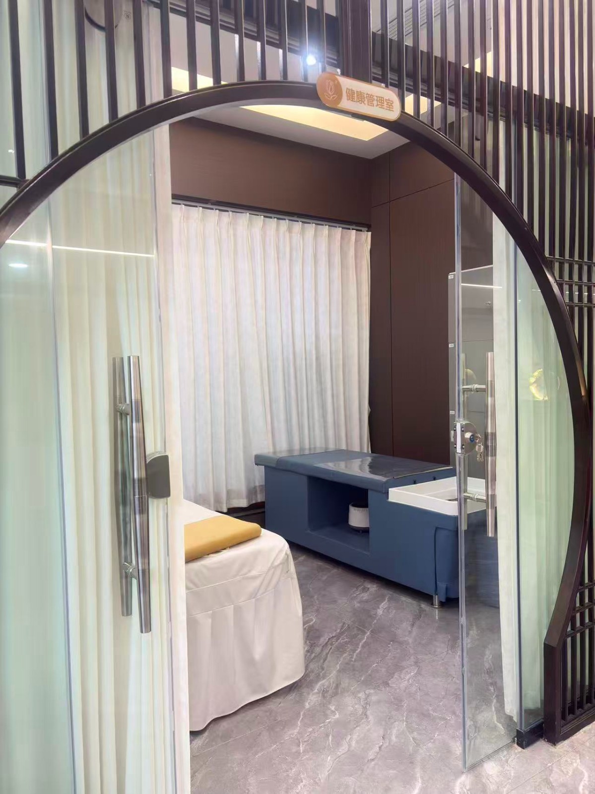 仁怀国贸精装美容店转让