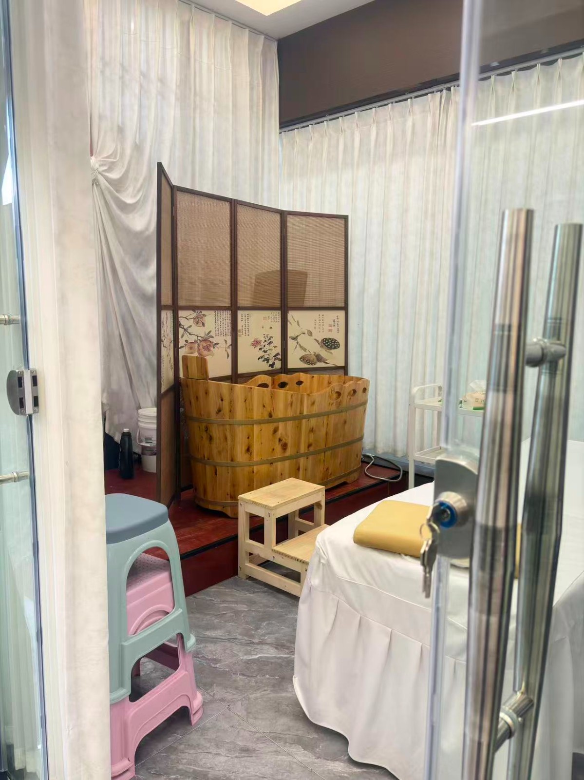 仁怀国贸精装美容店转让