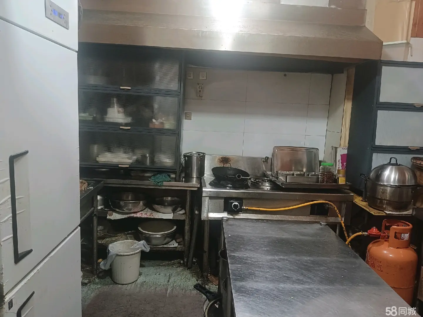 （转让）烧烤烤串店周边有商圈和几个小区