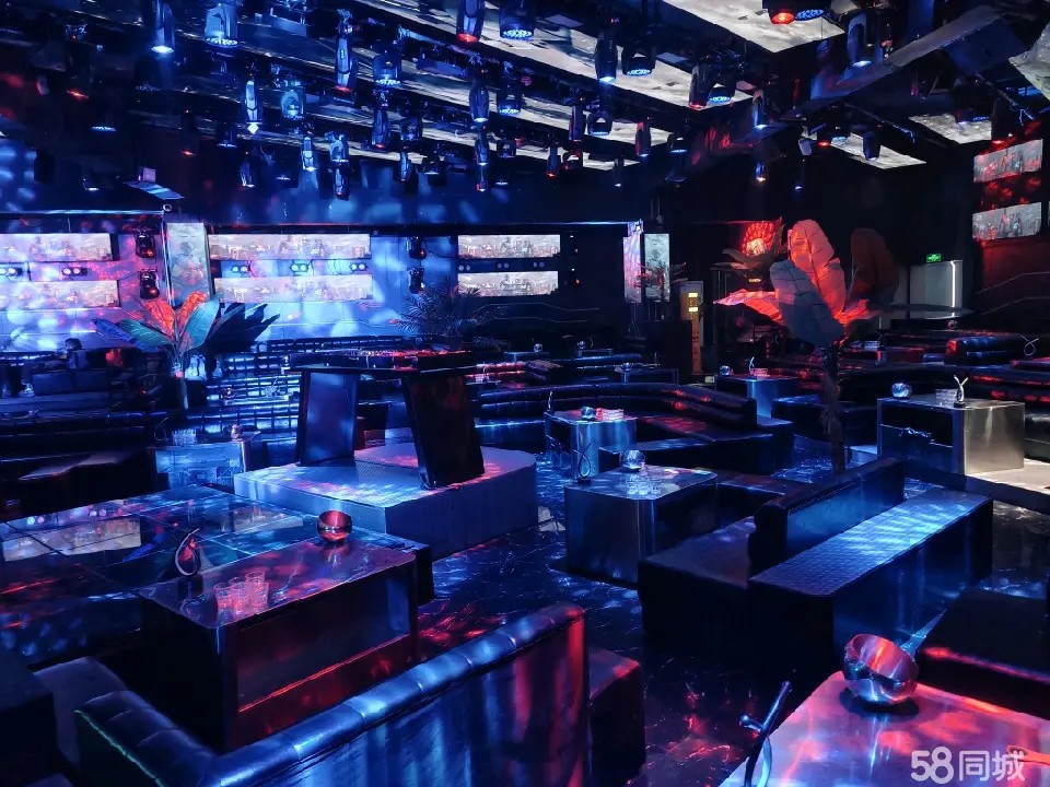 （转让）电梯商业街一区二楼酒吧