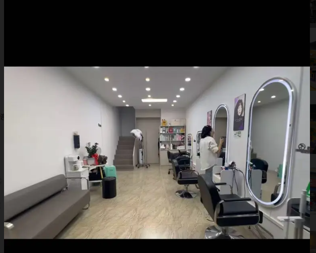 (转让)美发店整体转让，客流量大小区门口。