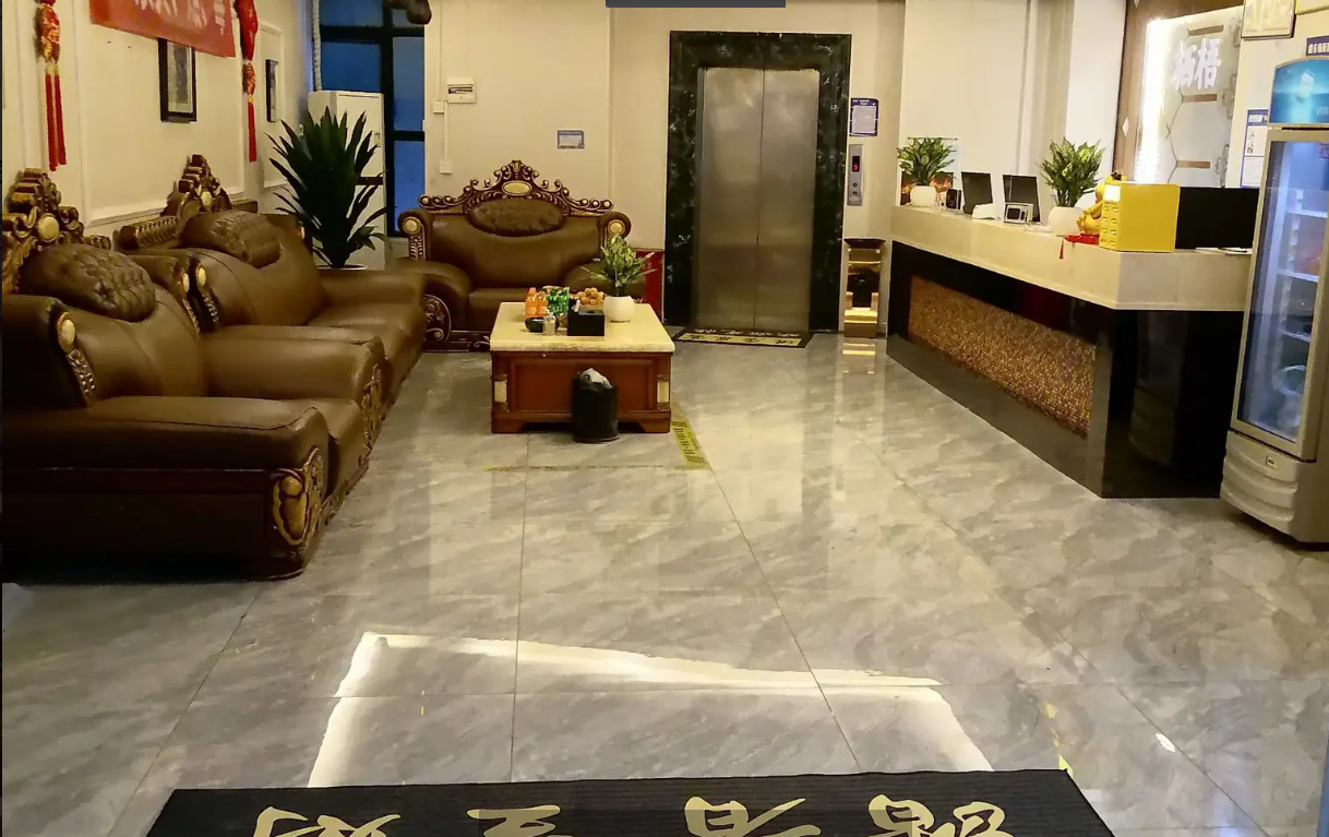 (转让)新装修，房间数量33间，设备设施全新，