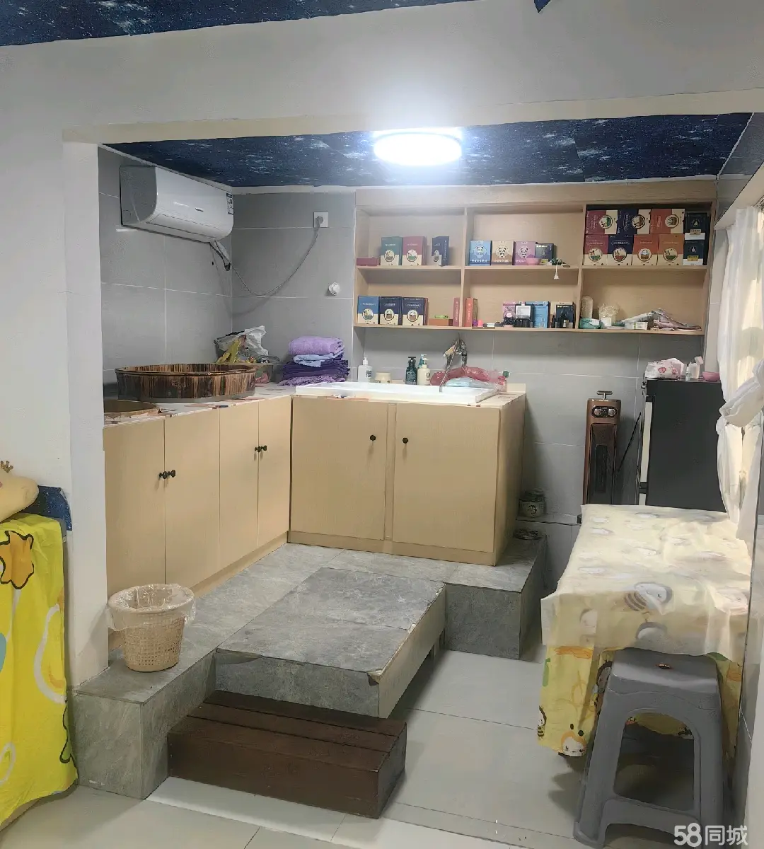 （转让）装修新颖，空间大，设备齐全，处于商业地段，接手可经营