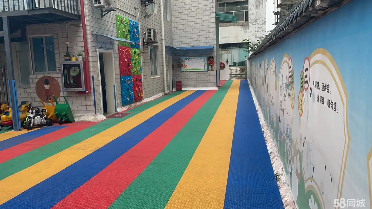 （转让）独栋三层幼儿园，有户外活动场地