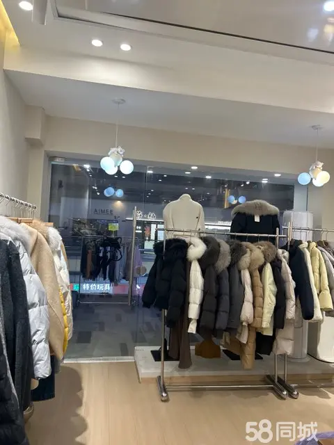 转让店铺经营服装 78.5平方， 全部装修