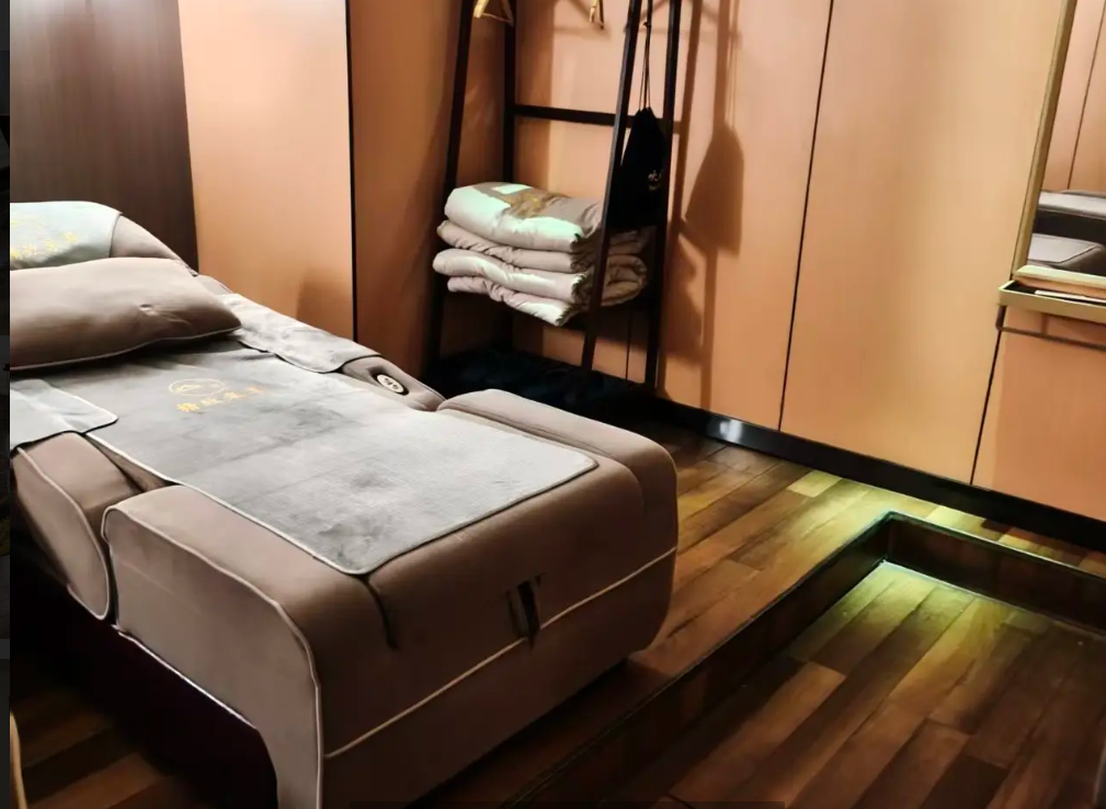 (转让)汇川区昆明路营业中采耳店，装修完善，客源稳定