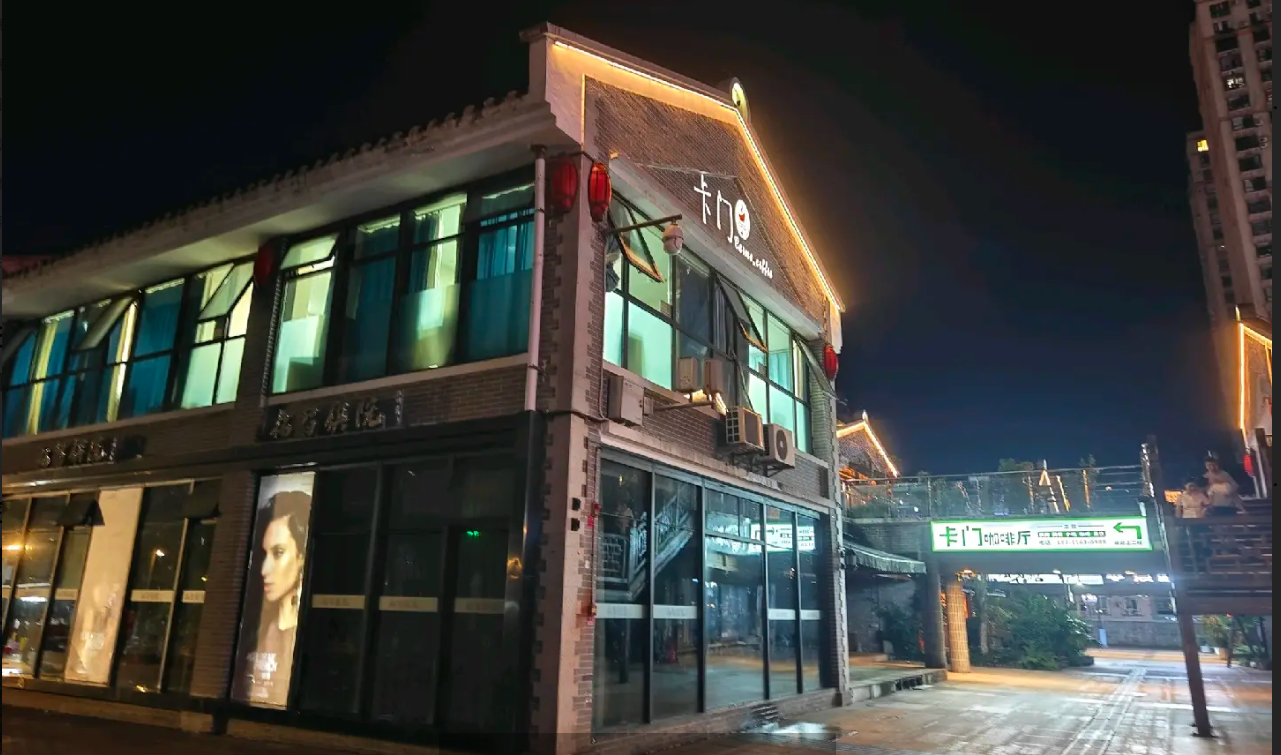 (转让)地理位置优越，客源稳定，位于方圆荟广场坝坝上