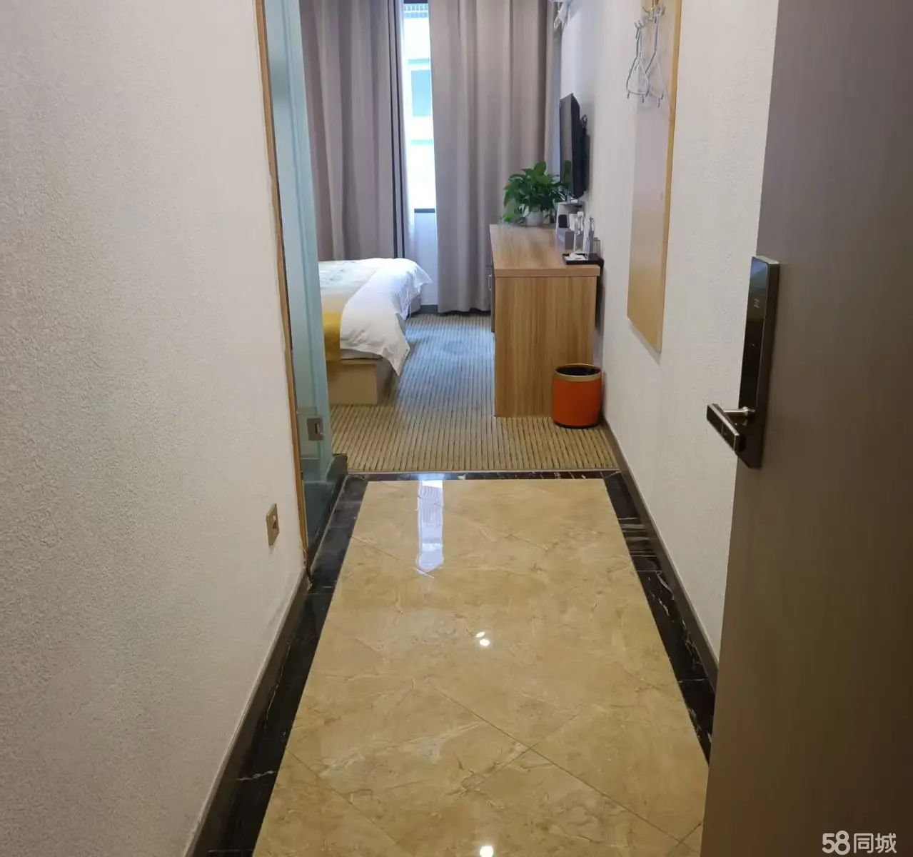 （转让）酒店位于红花岗区中心位置，交通便利，周围环境好