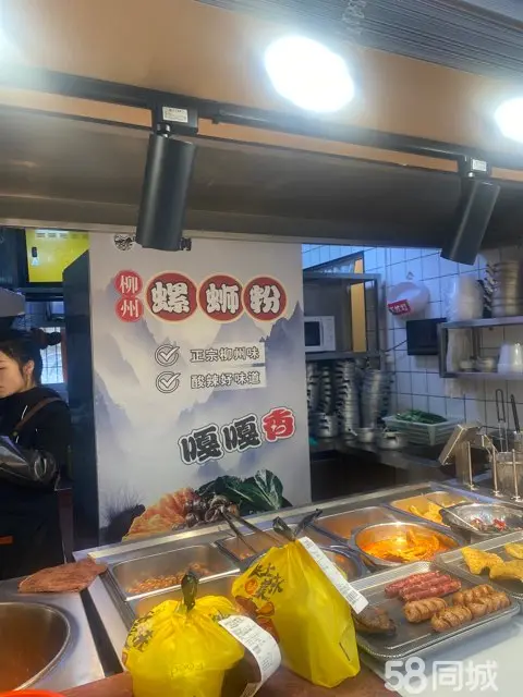 （转让）门面方正，大气，人流量大。周边上班族居多！