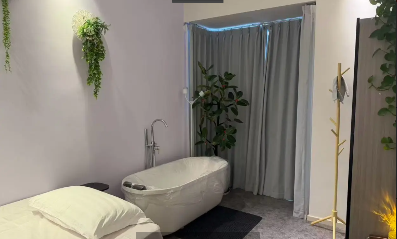 (转让)精装修设施齐全接手可经营。半年房租包含在转让费里面