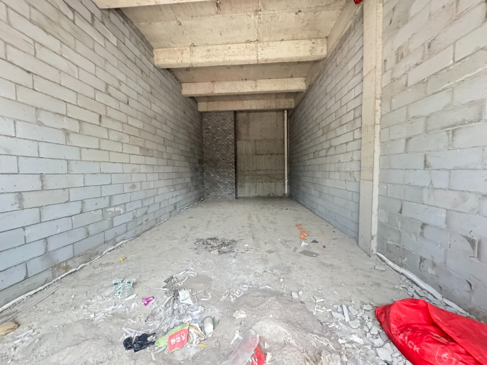 恒大城五期小区门口空铺房东直租