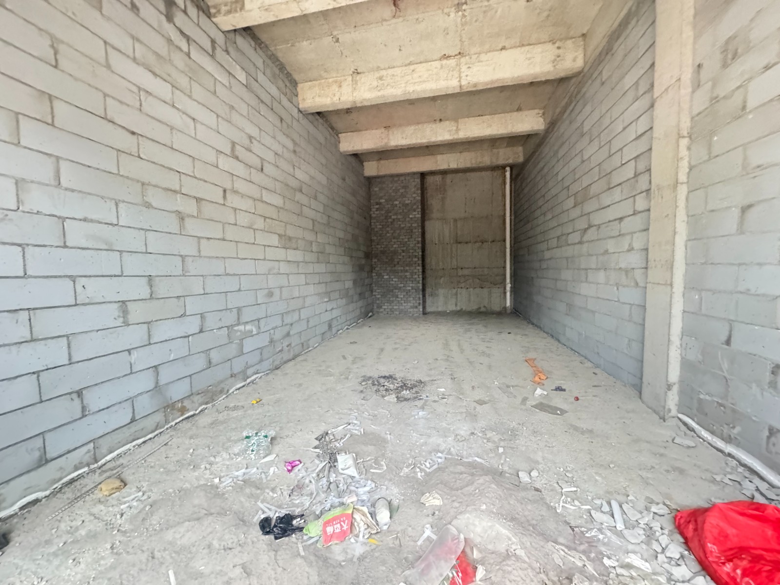 恒大城五期小区门口空铺房东直租