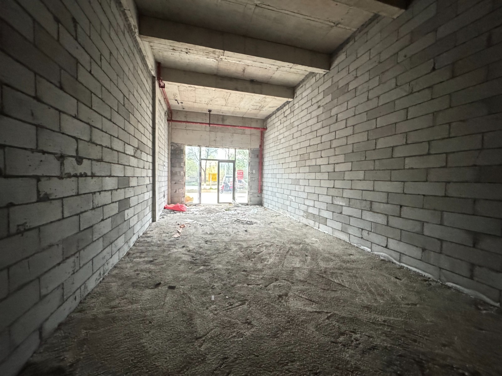 恒大城五期小区门口空铺房东直租