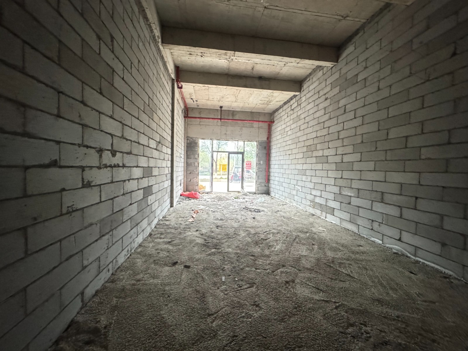 恒大城五期小区门口空铺房东直租