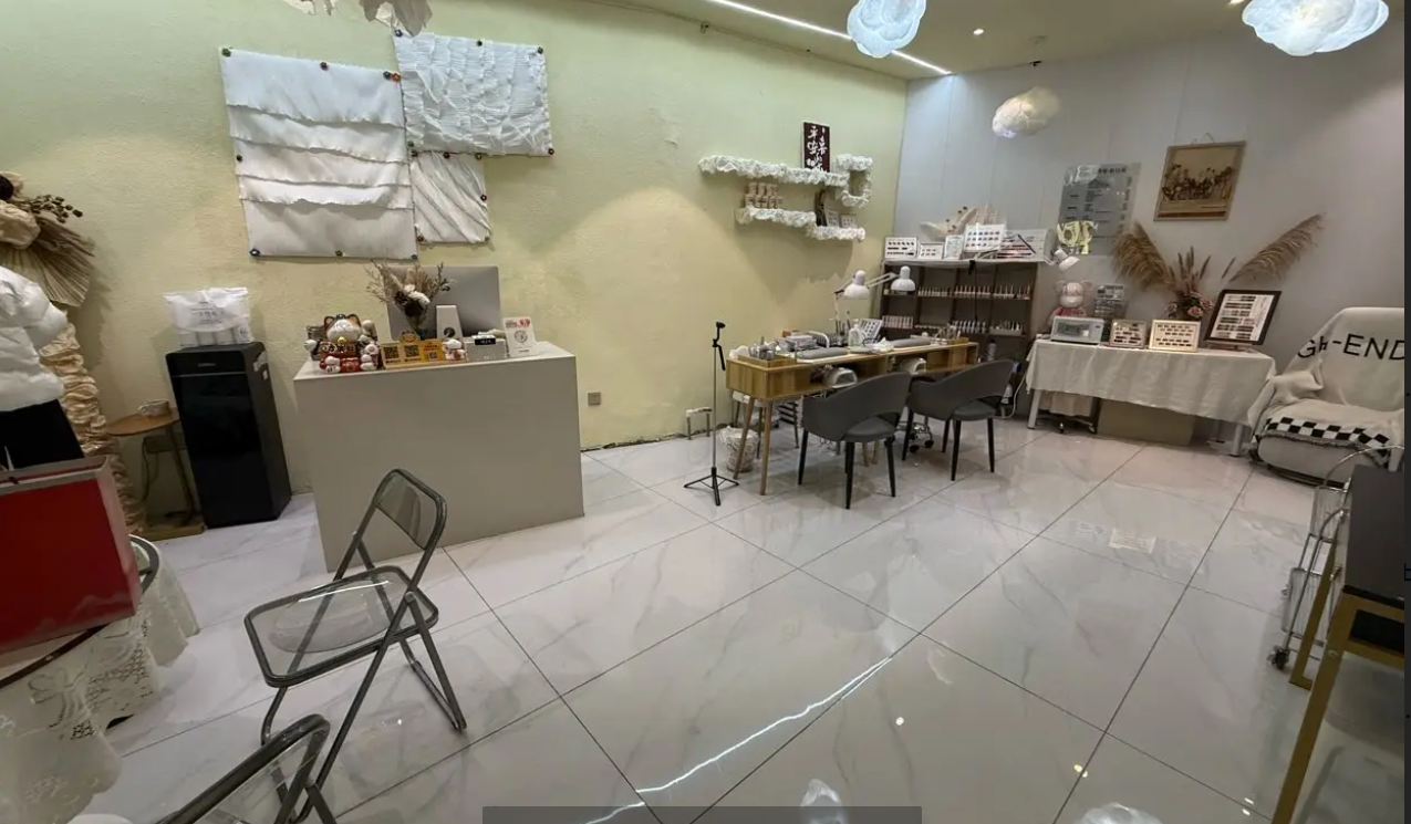 (转让)国贸外围5楼电影院旁边