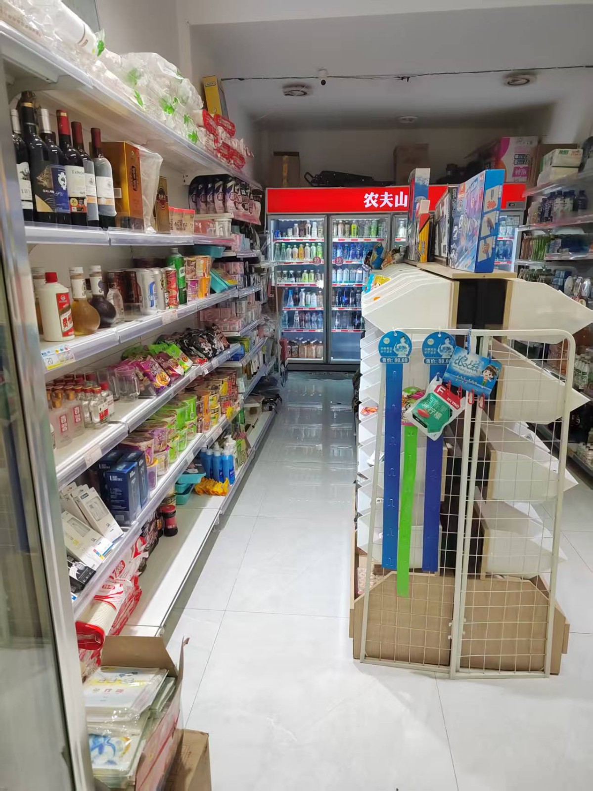 遵义老城盈利便利店带烟证整体打包转让