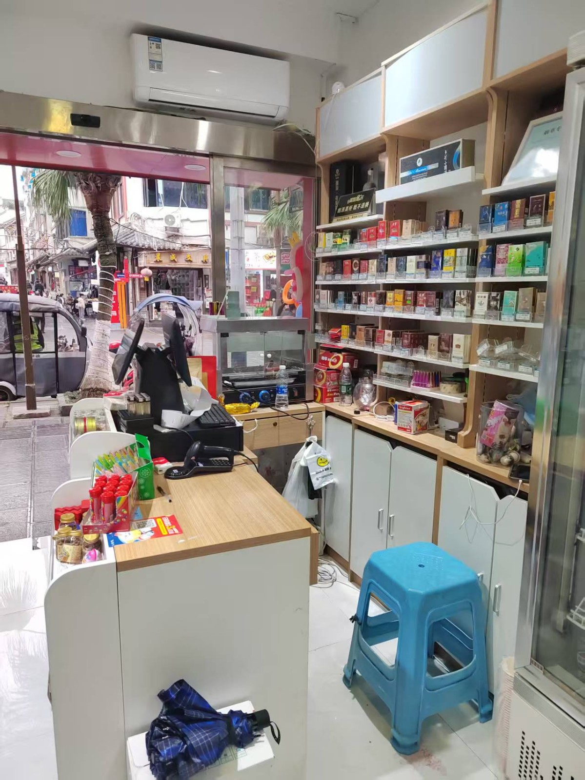 遵义老城盈利便利店带烟证整体打包转让