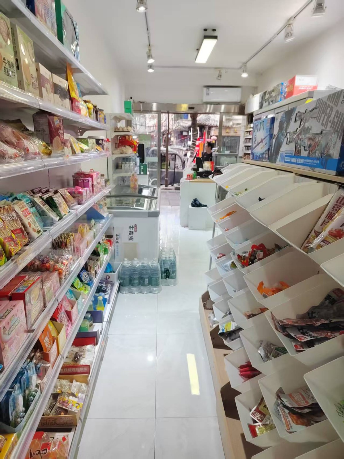 遵义老城盈利便利店带烟证整体打包转让