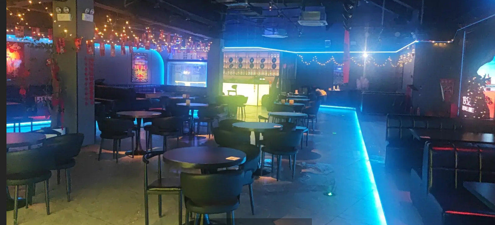 (转让)网红街海桃里音乐酒吧转让价格可谈