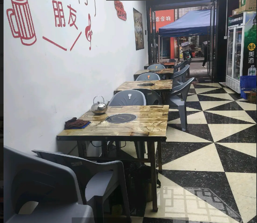 (转让)门面八十平米。邻街门面。瓦罐豆花烤鱼。非常好