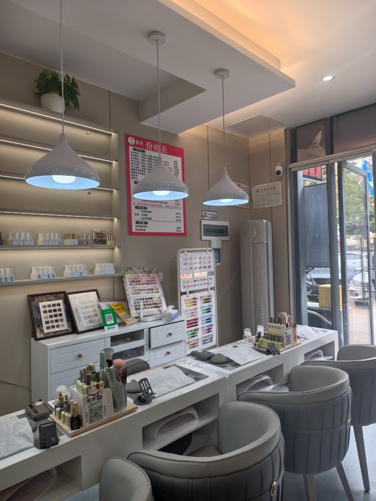 临街门面140平方美容美甲美睫店转让（全新装修）