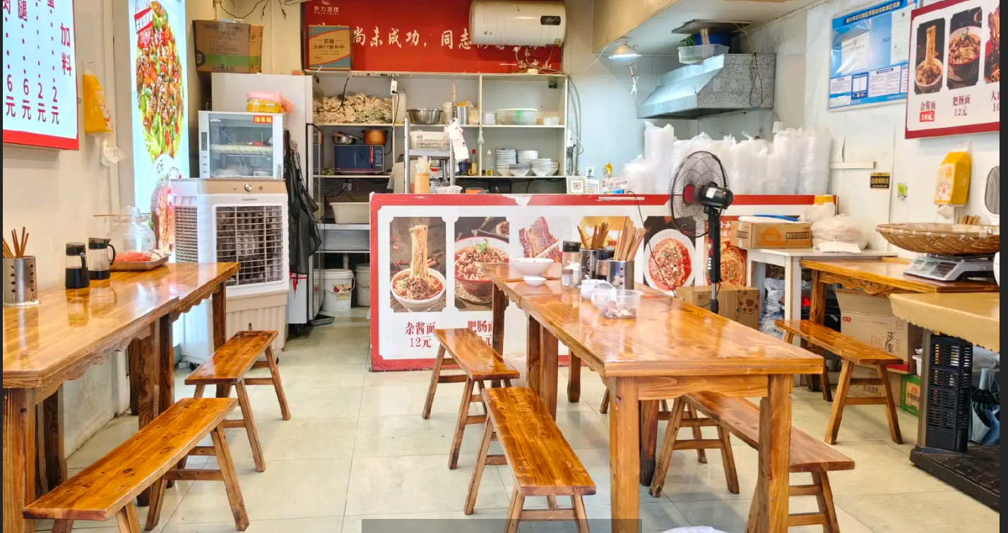 (转让)临街门面，旁边有酒店写字楼超市保健院人流量大可教技术