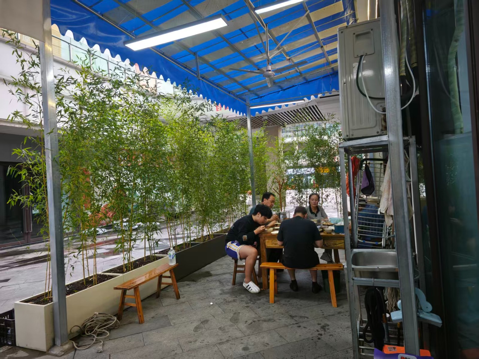 新蒲十米长门头外摆区域大早餐店带火锅店一体转让