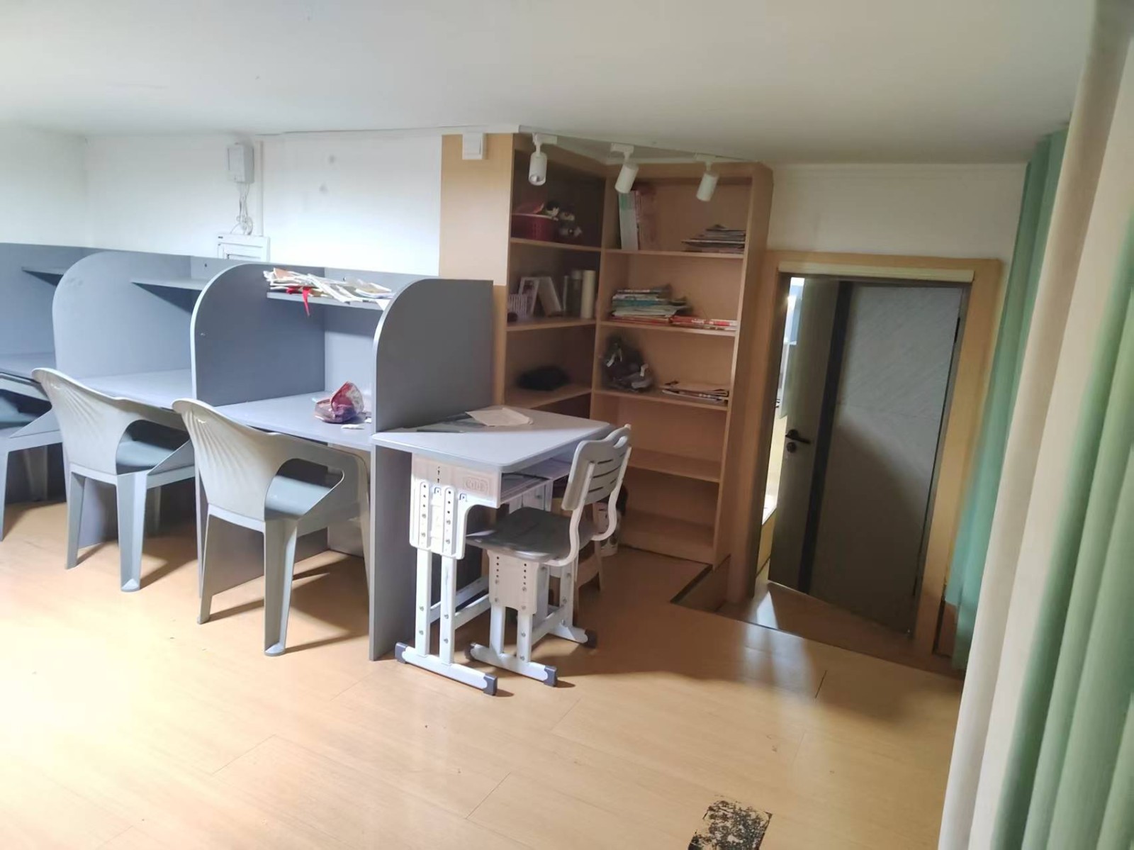 播州区临近小学旁午托园低价转让