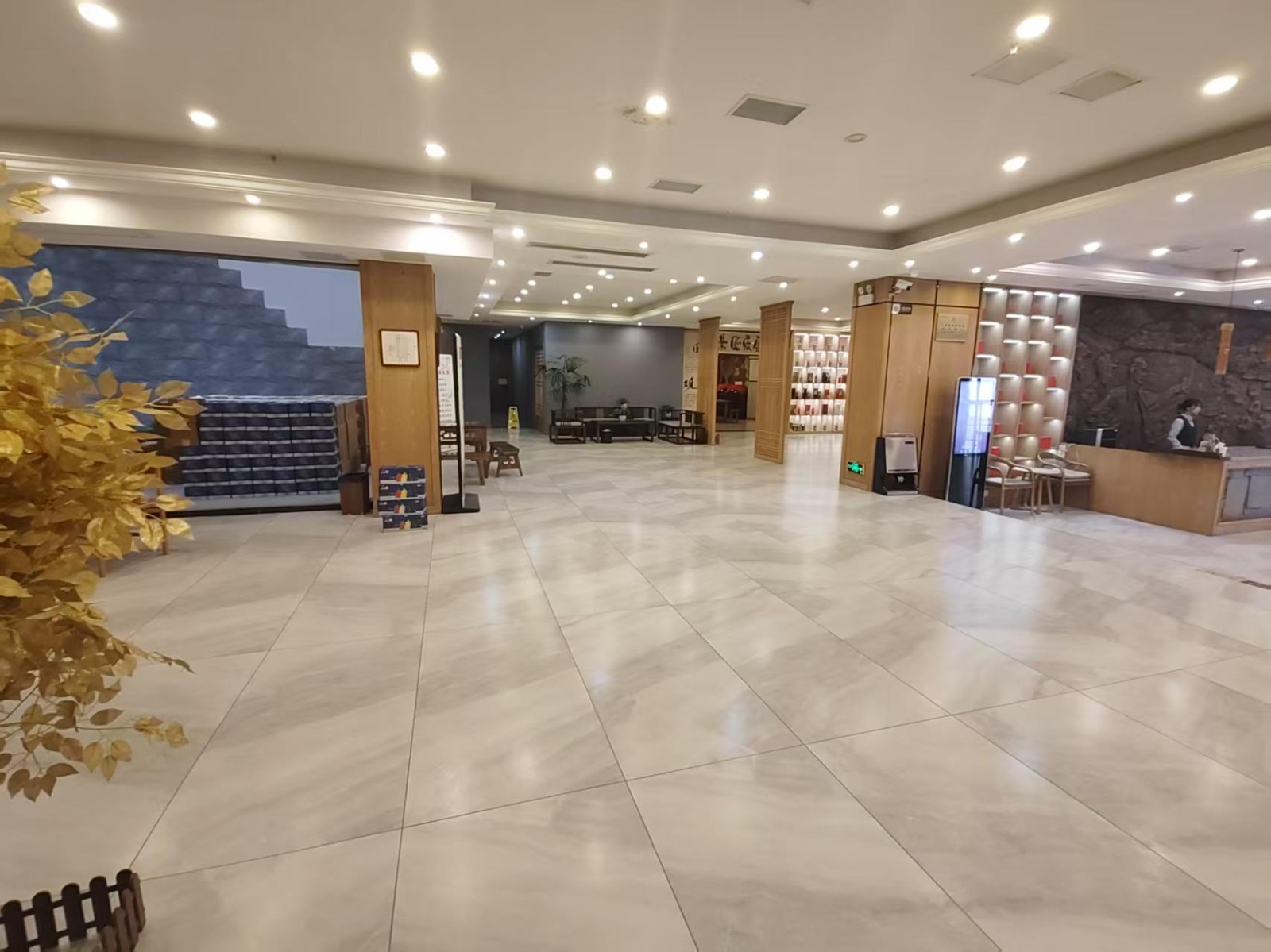 仁怀茅台大型酒店经营中转让