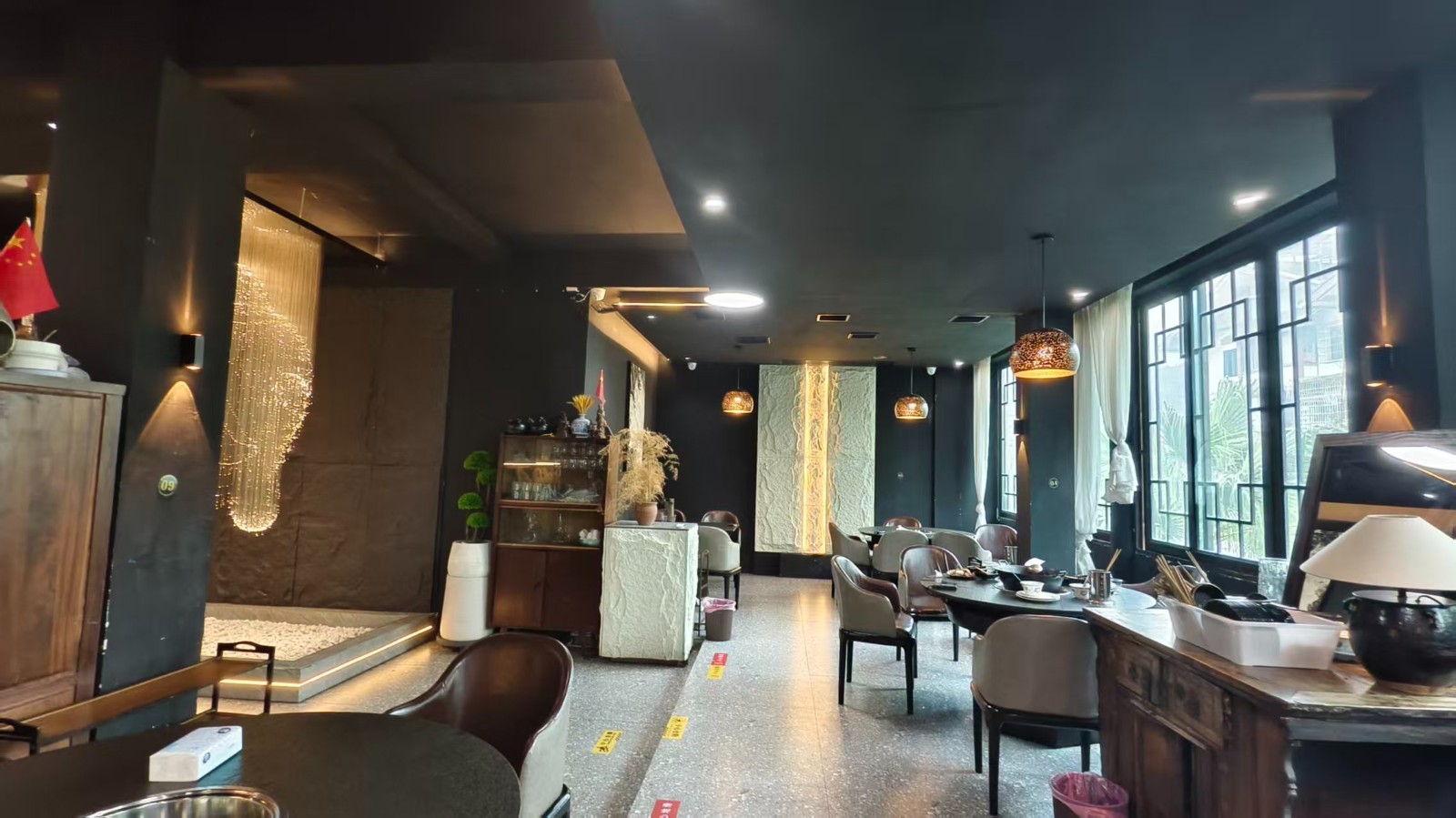 遵义老城会议会址旁边餐饮店整体转让（有包房）
