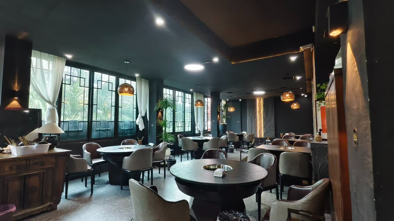 遵义老城会议会址旁边餐饮店整体转让（有包房）