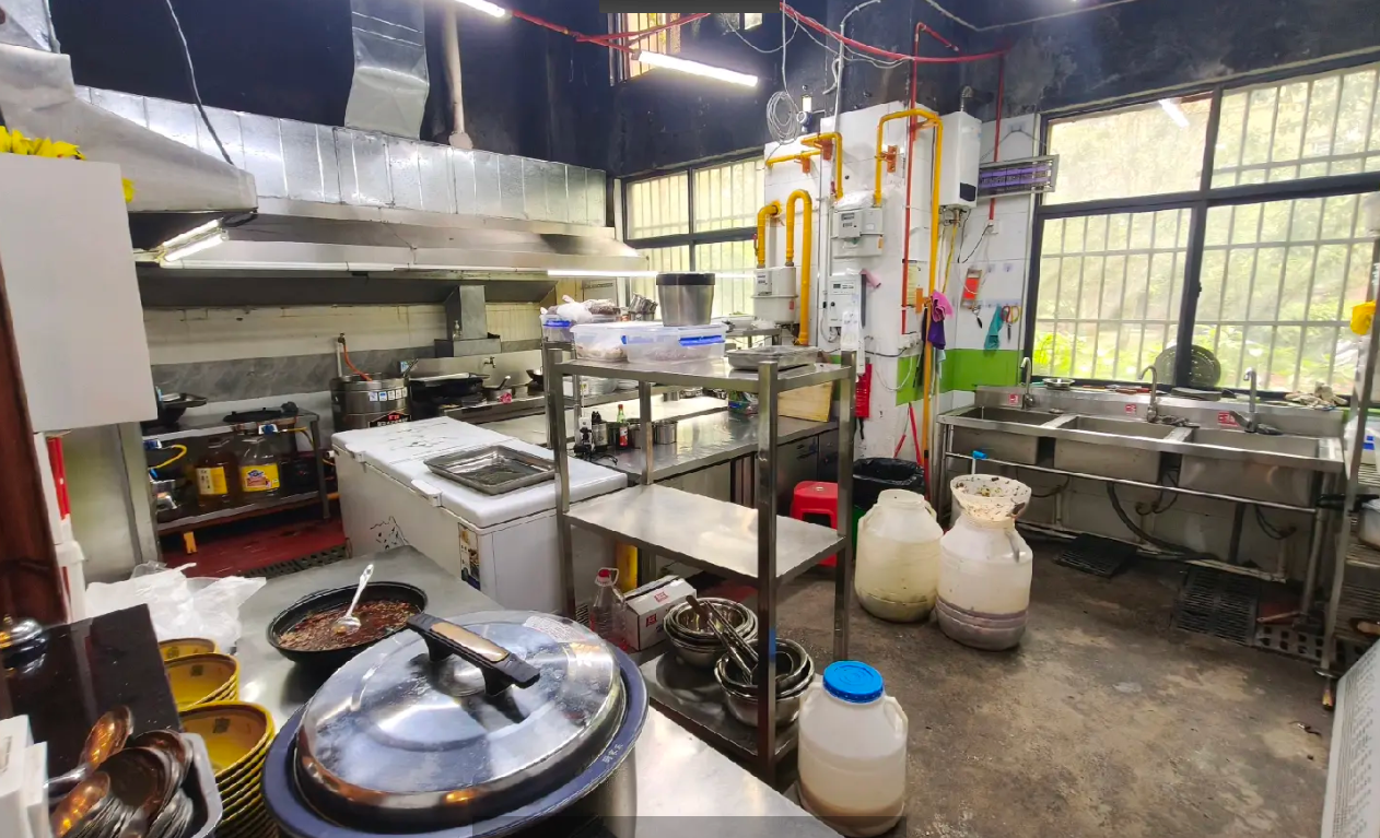 (转让)260平餐饮店精装修配套设施齐全接手就快速营业