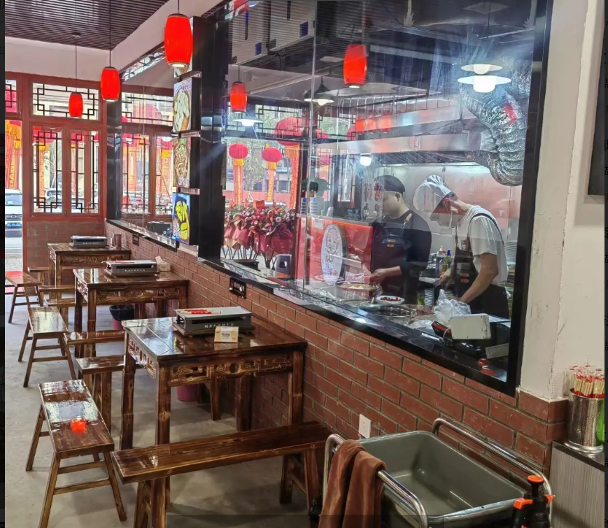 (转让)仁怀临街餐饮旺铺转让