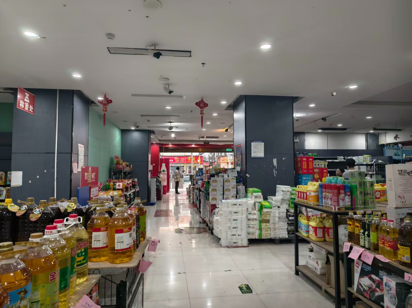 核心商圈临街门面360平方房东出租