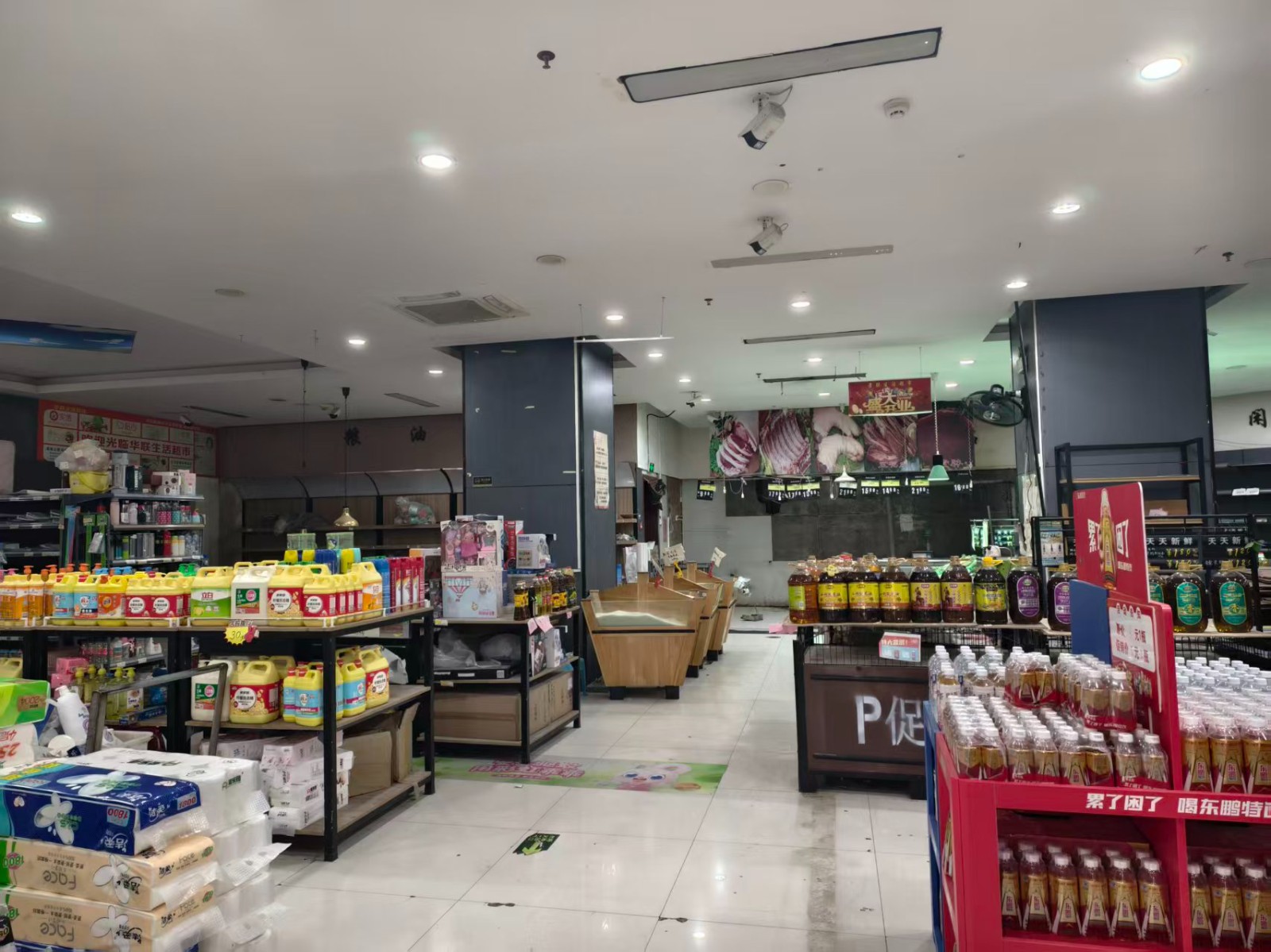 核心商圈临街门面360平方房东出租